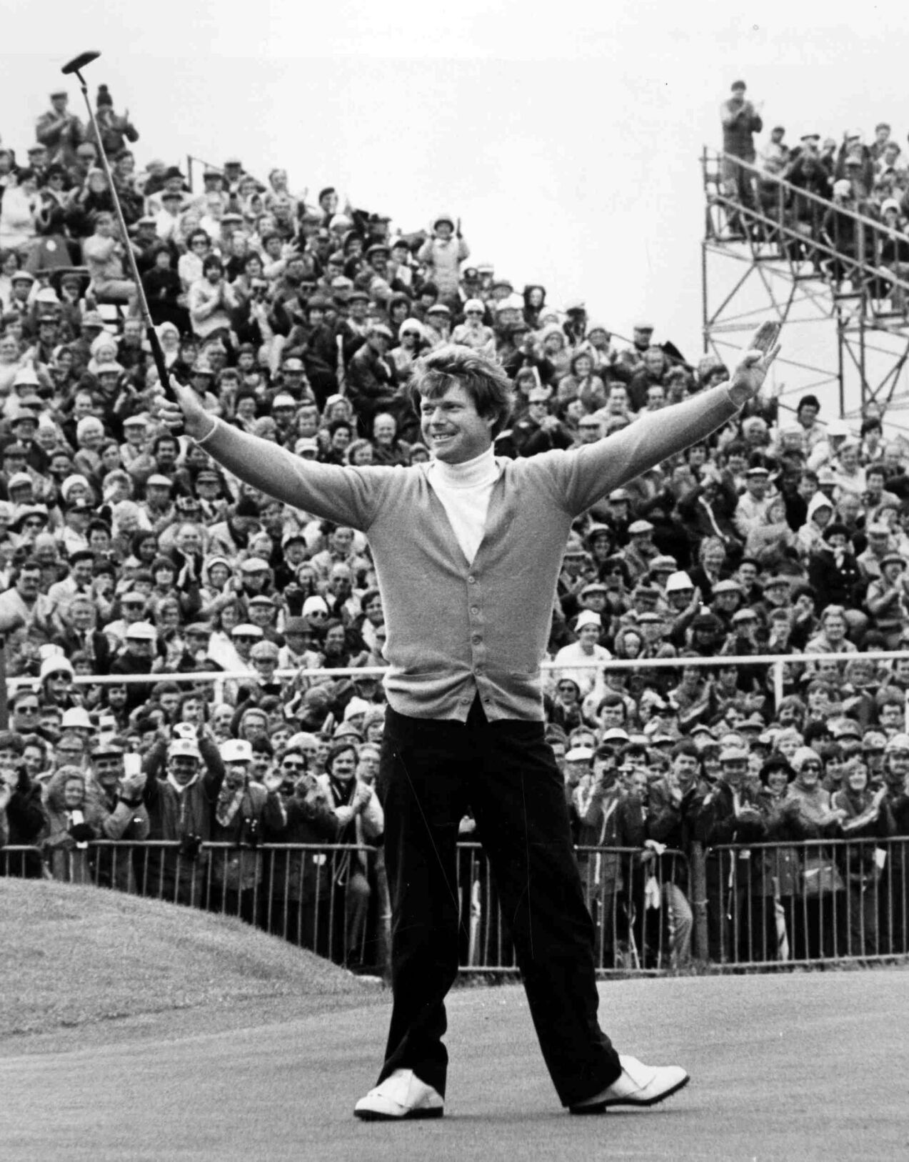 1980: Tom Watson wins British Open by four strokes over Lee Trevino